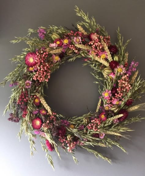 Pink Flower Wall, Wreath Kitchen, Dried Floral Wreaths, Diy Floral Wreath, Kitchen Wreath, Dried Wreath, Easter Flower Arrangements, Dried Flower Wreath, Wall Decor Pink