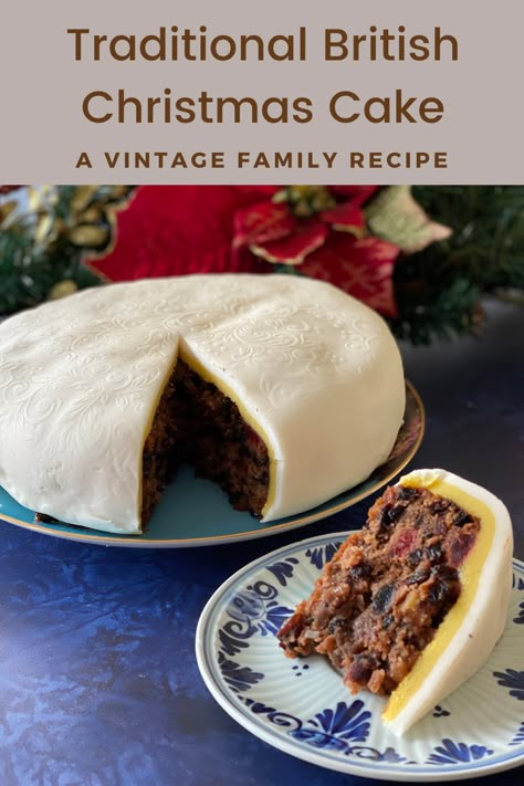 British Christmas Desserts, Christmas Cake Recipe, British Christmas, English Christmas, Fruit Cakes, Vintage Family, Fruitcake Recipes, Christmas Foods, Christmas Cake Recipes