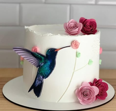 Hummingbird Decorated Cake, Humming Bird Cake Design, Carnivore Cake, Birthday Cake For Women Simple, Nature Cake, Bird Cake, Beauty Cakes, Girly Cakes, Hummingbird Cake