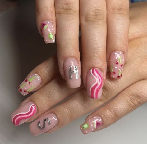 Harry Styles Nail Inspo Acrylic, Harry Styles Acrylic Nails, Harry Styles Nails Love On Tour, Louis Tomlinson Inspired Nails, Love On Tour Nail Idea, Uñas Harry Styles, Harry Styles Nails Ideas, Harry Styles Nail Art, Harry Styles Nails Inspired