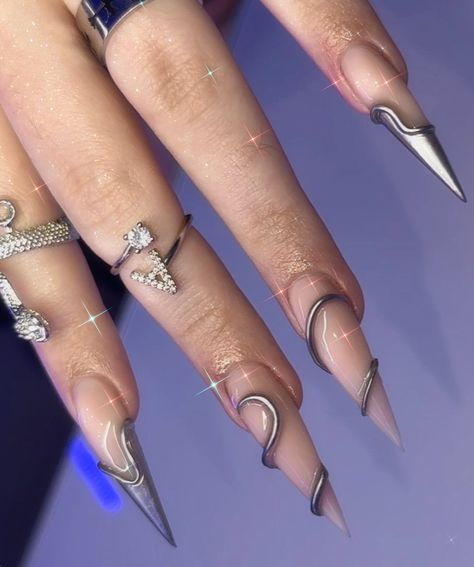 Chrome Stilletos Nails, 3d Stiletto Nails, Pierced Nails Acrylic, Nail Art Stilleto, Round Stiletto Nails, Acrylic Nails Pointy, Stiletto Nails Designs Unique, French Tip Stiletto Nails, Pierced Nails