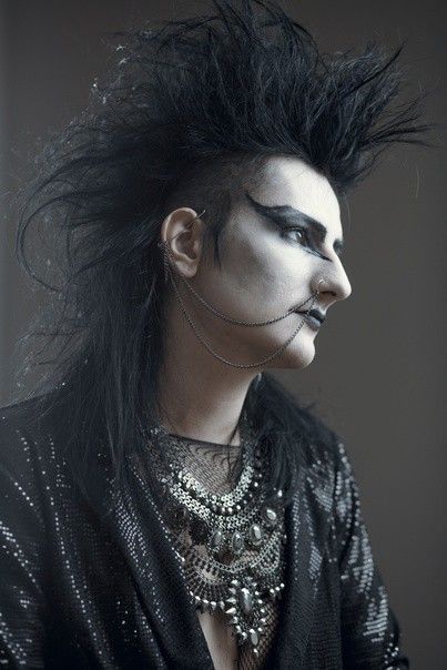 Trad Goth Hair Men, Goth Hair Men, Trad Goth Hair, Trad Goth Outfits, Deathrock Fashion, Dark Gothic Fashion, Rock Hair, Types Of Goth, Rigor Mortis