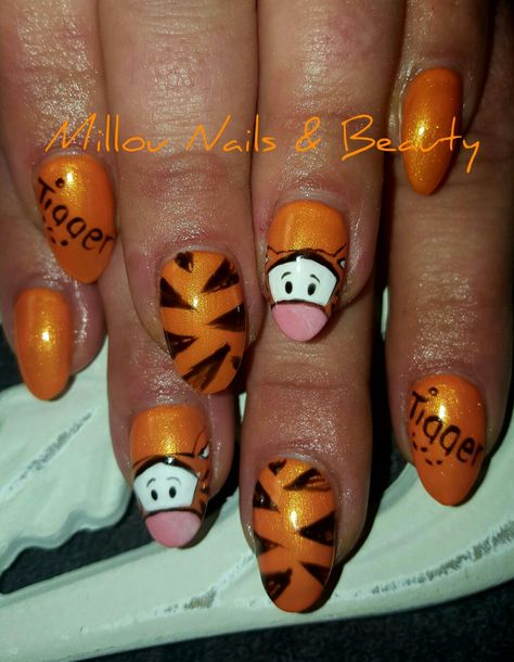 Tigger Nail Art, Tigger Nails Designs, Winnie The Pooh Nail Designs, Tigger Makeup, Tigger Nails, Disneyland Nails, Hoco Nails, Halloween Things, Fingernail Polish