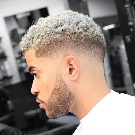 Natural Blonde Taper Fade Men Blonde Hair, Black Hair Cuts, Waves Haircut, Dyed Hair Men, Black Men Haircuts, Tapered Haircut, American Hairstyles, Cool Short Hairstyles, Men Hair Color