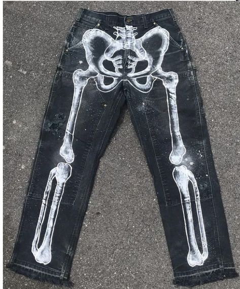 Grunge Bleached Jeans, Paint Ideas On Jeans, Skeleton Pants Bleach, Custom Jeans Paint Ideas, Alt Painted Jeans, Bleach Pants Design Grunge, Bleached Pants Ideas, Painting On Black Jeans, Diy Pants Paint