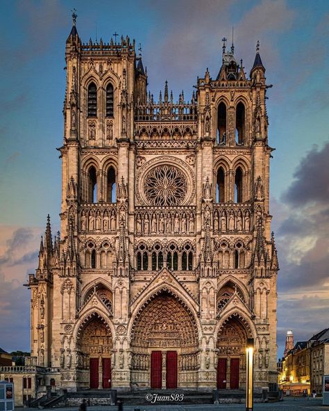 Academia Aesthetics on Twitter: "Cathédrale Notre-Dame d'Amiens (built. 1270).… " Picardy France, Amiens France, Cathédrale Notre-dame, Academia Aesthetics, France Aesthetic, Romanesque Architecture, Marseille France, Sainte Marie, France Photos