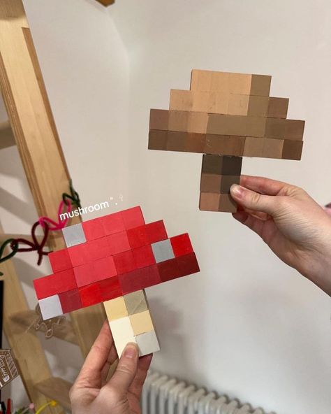 mushroom from Minecraft 🍄 Diy Minecraft Decorations, Minecraft Diy Crafts, Painting Minecraft, Minecraft Room Decor, Vi Cosplay, Minecraft Gifts, Easy Diy Room Decor, Diy Minecraft, Minecraft Room