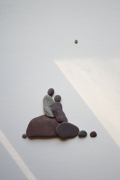 Sharon Nowlan, Art Pierre, Teen Art, Rock And Pebbles, Pebble Pictures, Natural Art, Beach Crafts, Stone Crafts, Sea Glass Art