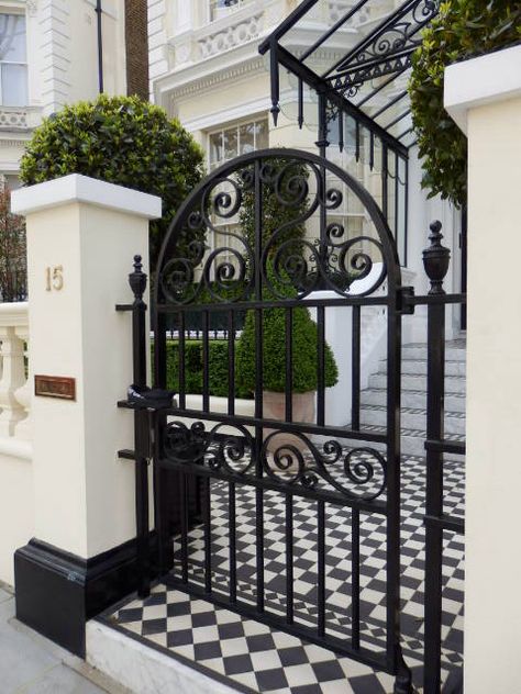 French Gates Entrance, French Iron Gate, Yard Remodel, Yard Gate, Home Spa Room, Iron Garden Gates, Fence Gate Design, Iron Gate Design, Front Courtyard