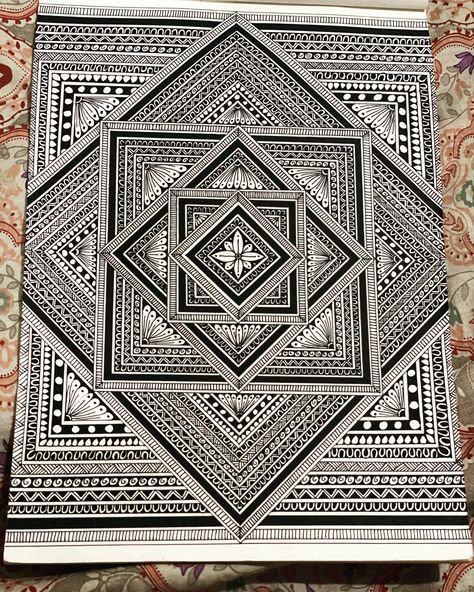 Mandala Illusion Art, Mandala Art Pattern Design, Mandal Arts Easy, Pencil Art Drawings Mandala, Zentangle Artwork Creative, Abstract Sketches Pencil, Mandal Arts Creative Easy, Pencil Mandala Art, Mandala Doodle Art Design