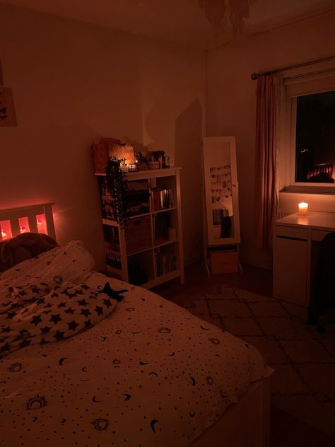 Witch Room Aesthetic Bedroom, Gloomy Aesthetic Bedroom, Candle Room Aesthetic, Red Bedroom Aesthetic, Mood Lighting Bedroom, Future Bedroom Ideas, Red Bed, Arte Aesthetic, Cozy Bedrooms