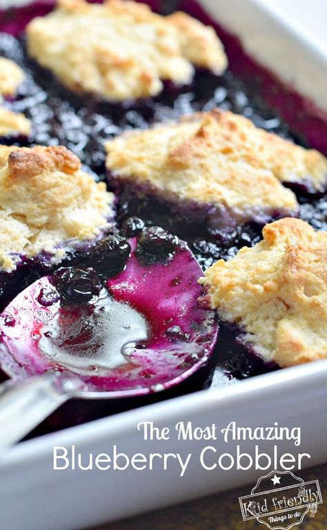 Over 17 delicious looking and Easy Cobbler recipes to try today! Come over and find blackberry, blueberry, apple, peach, strawberry, rhubarb, cherry, cake mix and even 3 ingredient cobbler recipes. www.kidfriendlythingstodo.com #cobblerrecipes #berrycobbler #peachcobbler #cakemixcobbler #blueberrycobbler #blackberrycobbler #easycobblerrecipe Gluten Free Blueberry Cobbler, Blueberry Cobbler Recipe, Easy Blueberry Cobbler, Blueberry Cobbler Recipes, Cobbler Recipes Easy, Fruit Cobbler, Blueberry Desserts, Blueberry Cobbler, Easy Blueberry