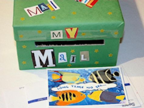 How to Make a Mail Box Out of a Shoe Box: Make a Mail Box Shoe Box Art, Shoe Box Crafts, Valentine Card Box, Cute Valentines Card, Valentine Mailbox, Kids Christmas Party, Craft Projects For Kids, Valentine Box, Easy Craft