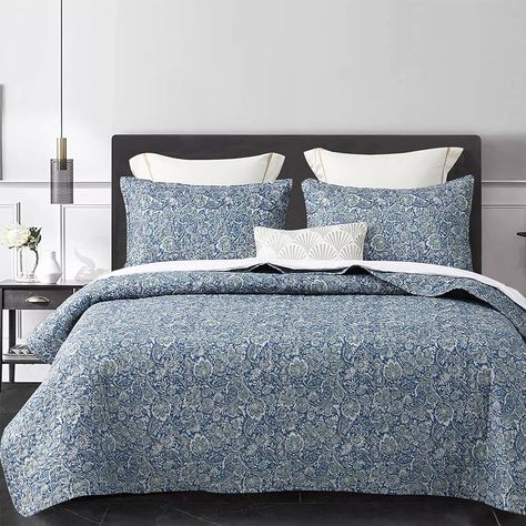 Amazon.com: DURLENGEN Bluish Grey Botanical Quilt Set Queen Size 3Pcs, Bluish Grey Printed with Beige Leaves Pattern, All Season Lightweight Coverlet Sets(Queen 90x96,Beige Botanical) : Home & Kitchen Blue Quilt Bedding, Winter Bedroom, King Quilt Sets, Blue Quilt, Boho Quilt, Gray Duvet Cover, Green Paisley, Floral Quilt, Coverlet Set