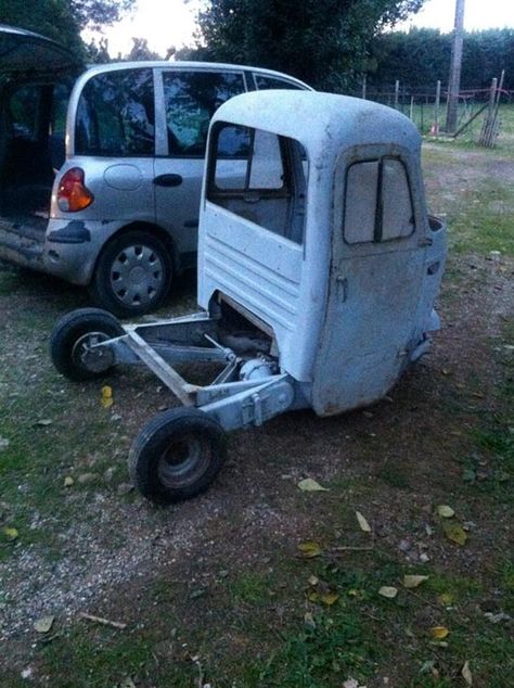 Moto Trailer, Vespa Vbb, Three Wheel Bicycle, Vespa Ape, Three Wheeled Car, Classic Vespa, Piaggio Ape, Tricycle Bike, Tiny Cars