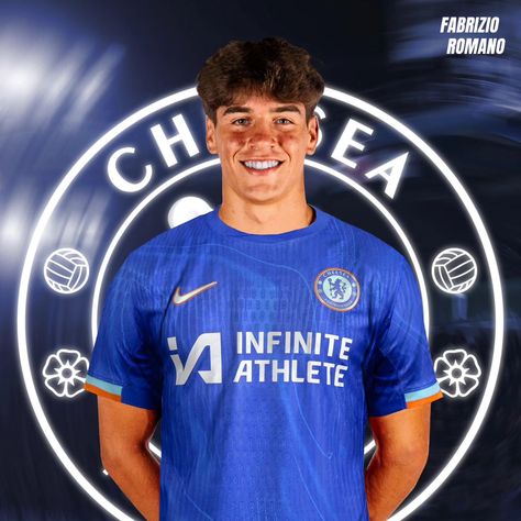 Chelsea has triggered a £5m release clause in Marc Guiu's contract, leading the Barcelona youngster to undergo a medical with the club. The Club, Serbia, Cristiano Ronaldo, Ronaldo, Chelsea, Barcelona, Medical, On Instagram, Instagram