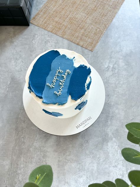 Aesthetic Cake Designs Men, Guy Bday Cake, Small Cake Designs For Men, Birthday Cake Blue And White, Mini Birthday Cake For Him, Light Blue Cake, Crazy Birthday Cakes, Birthday Cake For Father, Round Birthday Cakes