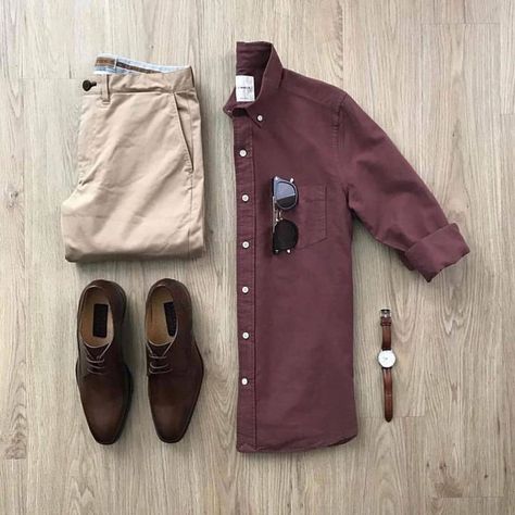 burgundy and browns anyone? Business Casual Outfits For Men, Business Casual Attire For Men, Men's Business Outfits, Mens Business Casual Outfits, Formal Men Outfit, Classy Outfits Men, Men Fashion Casual Shirts, Men With Street Style, Mens Fashion Smart