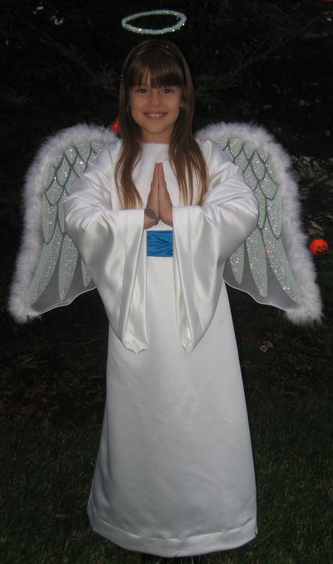 Angel Nativity Costume Diy, Angel Costume Nativity, Diy Angel Costume For Kids, Wiseman Costume Diy, Diy Angel Halo, Childrens Angel Costume, Angel Diy Costume, Diy Angel Costume, Angel Costume Ideas