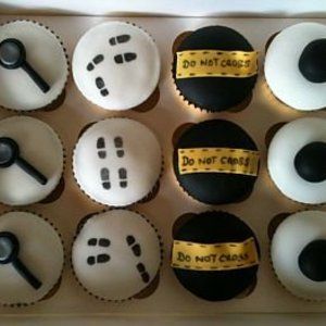 Cake Party Ideas, Spy Cake, Cupcakes To Go, Secret Agent Party, Spy Birthday Parties, Bomb Cake, Element Of Water, James Bond Party, Superhero Crafts