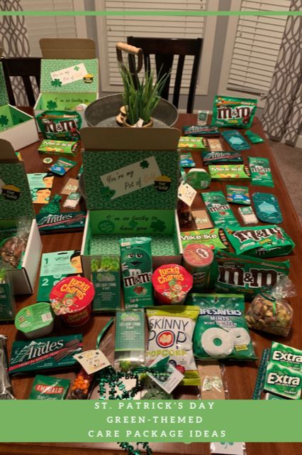 Our care package group had fun putting together these St. Patrick's Day care packages.  There are so many cute green foods and green snacks.  Care packages are a great way to let someone know you're thinking of them.  This one makes a great care package for college students, a great military care package, a care package for a friend, and a great care package idea for a boyfriend.  I shared lots of photos of the items we put in our care box.  Happy St. Paddy's Day. Green Care Package, Food College, Green Foods, Care Package Ideas, Green Snacks, Deployment Care Packages, Military Care Package, Green Basket, Bff Birthday Gift