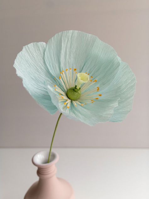 Himalayan Poppy, Paper Botanicals, Crepe Paper Flowers Diy, Crepe Flowers, Paper Flower Arrangements, Floral Crafts, Paper Gifts Anniversary, Crepe Paper Flowers, Paper Flowers Craft