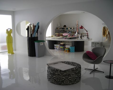 Fashion Design Studio Workspaces, Design Studio Space, Fashion Design Studio, Workspace Studio, Design Studio Workspace, Design Studio Office, Studio Layout, Fashion Designer Studio, Sewing Room Design