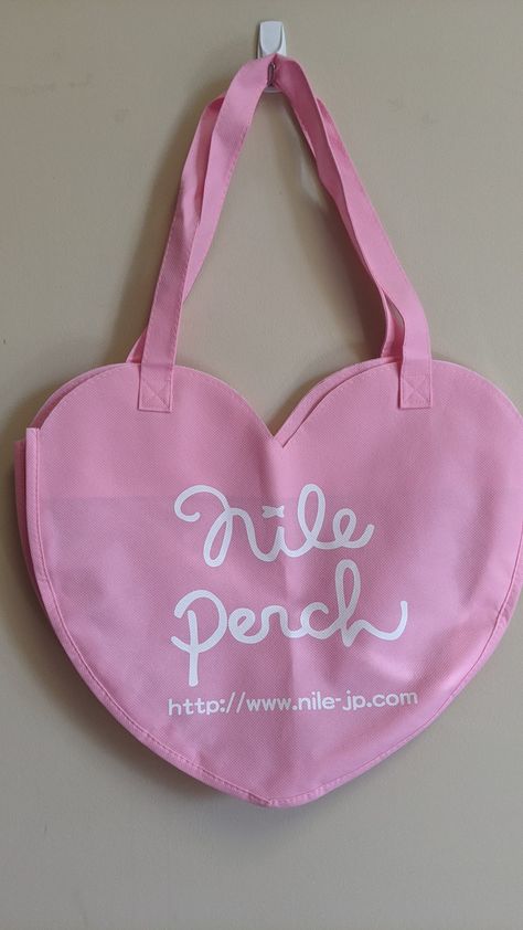 Pattern Bag Design, Diy Tote Bag Design, Nile Perch, Heart Tote Bag, Heart Shaped Bag, Small Business Packaging Ideas, Diy Bag Designs, Diy Bags Patterns, Diy Tote Bag