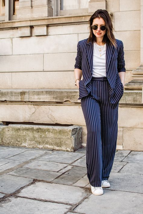 How To Style The 2018 Power Suit Trend For Everyday Suit With Trainers Women, One Suit Outfit, Matching Vest And Pants Outfit, Matching Suit Women, Colorful Workwear, Pinstripe Suit Women, Power Suits For Women, Pink Suits Women, Aritzia Outfit