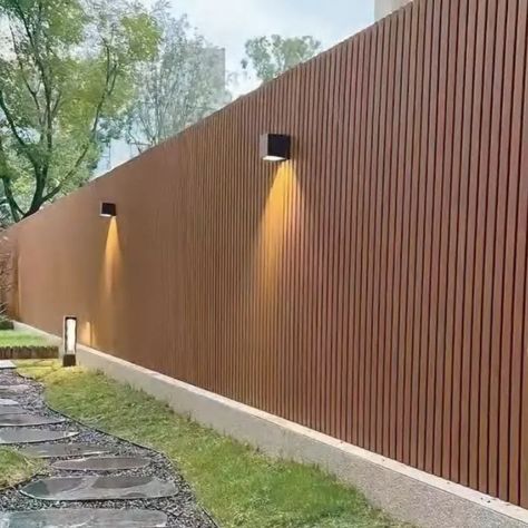 Fence Upgrade, Wpc Fence, Fence Wall Design, Exterior Wall Cladding, Solar Fence Lights, Wpc Decking, Solar Lighting, Wood Plastic Composite, Solar Powered Lights