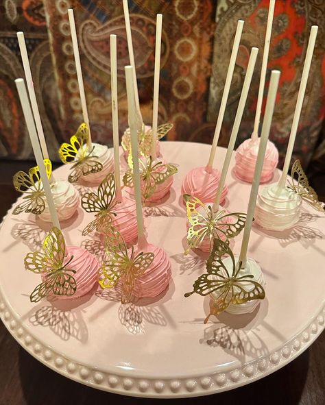 Quince Cakes Butterfly, Gold Butterfly Wedding Decorations, Pink And Gold Butterfly Quince Theme, Gold Butterfly Decorations For Party, Pink White And Gold Butterfly Party, Quince Decorations Pink Butterfly, Butterfly Decor Birthday, Butterfly Quince Theme Pink, Sweet 16 Party Ideas Butterflies