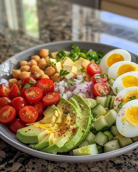 Cosmos Cooking Club: Recipes and Secrets | 🥑 AVOCADO, EGG, AND CHICKPEA SALAD | Facebook Food For Body Building, Egg Avocado Salad, Unique Salad Recipes, Chickpeas Benefits, Vegetarian Meal Ideas, Unique Salad, Recipes Mediterranean, Healthy Plates, Healthy Food Menu