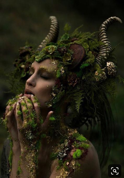 Wood Nymphs, Fairy Makeup, Fantasy Photography, Trendy Makeup, Forest Photography, Foto Art, Nature Tattoos, Fantasy Inspiration, Art Plastique