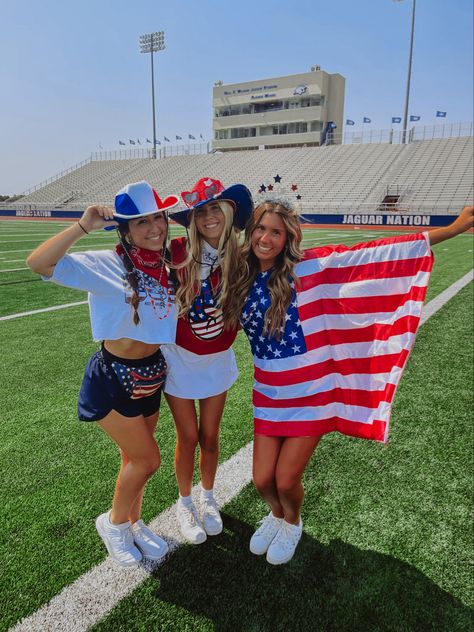 Usa Dress Up Day High School, American Spirit Week Outfits, Usa Halloween Costume, Usa Spirit Week Outfit, America Day Spirit Week Outfits, Usa Dress Up Day, Usa Out Football Game, Usa Costume Ideas, Usa Spirit Day Outfit