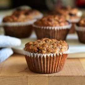 Oatmeal Breakfast Muffins Easy Oatmeal Muffins, Banana Applesauce Muffins, Food Hashtags, Banana Chocolate Muffins, Raisin Bran Muffins, Oatmeal Muffin Recipes, Muffin Flavors, Applesauce Muffins, Chocolate Banana Muffins