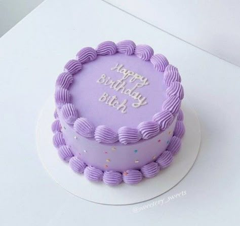 Purple Cake Ideas Birthday Simple, Birthday Cake For Women Simple, Simple Birthday Cake Designs, Purple Cookies, Purple Cakes Birthday, Bts Cake, Circle Cake, Make Birthday Cake, Purple Cakes