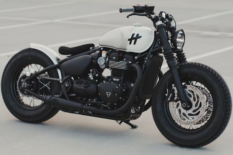 Triumph Bobber Custom, Triumph Bonneville Bobber, Bonneville Bobber, Motos Bobber, Bobber Style, Triumph Cars, Triumph Bobber, Kawasaki Bikes, Bobber Custom