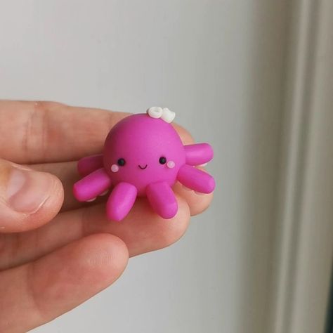 polymer clay artist🌸| Little H on Instagram: “One of my smol octos. Like I said, kinda hung up on making theese cuties💕🐙 . . . #octopus #ocean #savetheocean #pink #cute #love…” Clay Octopus, Octopus Ocean, Polymer Project, Clay Bear, Clay Inspo, Clay Artist, Clay Magnets, Cute Octopus, Hung Up