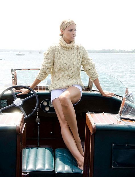 Love that fisherman sweater. Fisherman Knit Sweater, New England Style, Fisherman Sweater, Estilo Preppy, Nautical Fashion, 가을 패션, North Star, Coastal Style, Looks Style