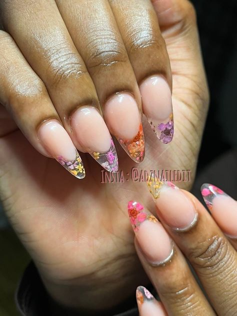 Encapsulated Almond Nails, Encapsulated Flower Nails Almond, Encapsulated Flower Nails Acrylics, Encapsulated Nails Flowers, Acrylic Nails Encapsulated Flower, Almond Nails Pressed Flowers, Almond Flower, Encapsulated Nails, Prom Nails