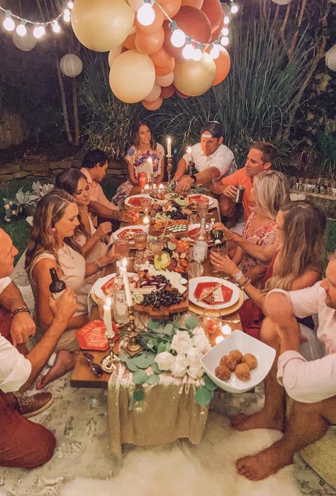 A Backyard Bohemian Dinner Party - Life By Leanna Summer Night Birthday Party, Elegant Birthday Dinner Party Decor, Summer Soiree Party Ideas, Boho Backyard Dinner Party, Sunset Dinner Party, Patio Dinner Party, Bohemian Dinner Party, Backyard Bohemian, Backyard Birthday Party