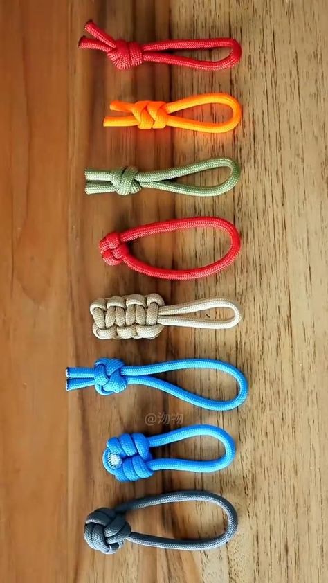 2x4 Projects Diy, Paracord Projects Diy, Diy Lounge, Paracord Bracelet Patterns, Paracord Bracelet Tutorial, 2x4 Projects, Projek Menjahit, Paracord Bracelet Diy, Braided Bracelet Diy