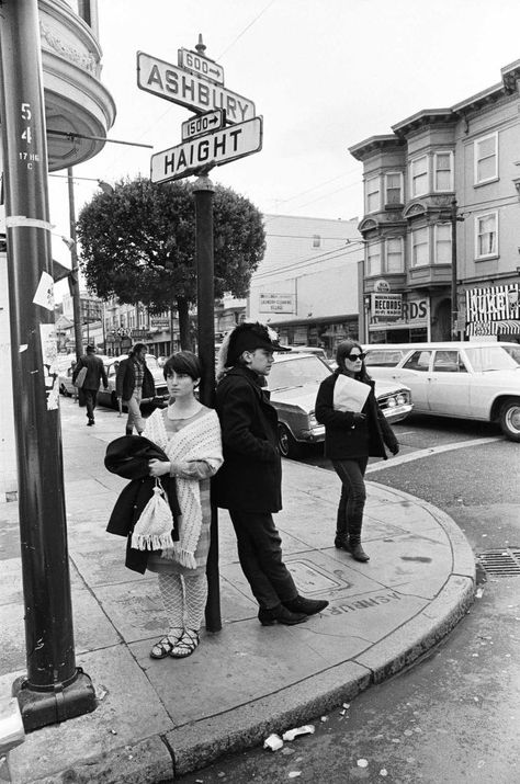 SAN FRANCISCO - 1967: Hippies dawdle at the corner of Haight and Ashbury Streets, the epicenter of the Summer of Love Haight Street, Haight Ashbury, Janis Joplin, San Fran, Coastal Beaches, Grateful Dead, Photographic Paper, Summer Of Love, Back In The Day