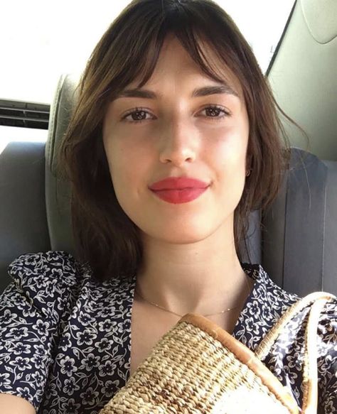 Parisienne influencer Jeanne Damas reveals her best-kept French beauty secrets French Girl Makeup, French Makeup, French Beauty Secrets, French Girl Chic, Jeanne Damas, French Girl Style, Vogue Beauty, French Beauty, French Girls