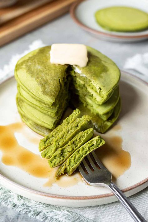 Spinach Pancakes Green Pancakes, Spinach Pancakes, Vegan Spinach, Pancakes Vegan, Plant Based Foods, Lower Your Cholesterol, Plant Based Breakfast, Vegan Pancakes, Creamy Spinach