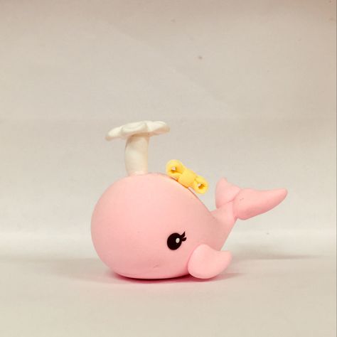 Whale Polymer Clay, Pink Clay Ideas, Light Clay Ideas, Soft Clay Ideas, Clay Date Ideas, Soft Clay Art, Whale Clay, Clay Date, Easy Clay Sculptures