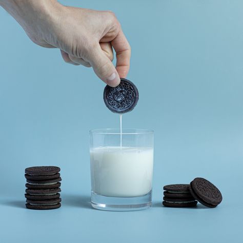 Oreo Photoshoot, Britannia Biscuits, Oreo Photography, Milk Tea Recipes, Oreo Biscuits, Oreo Milkshake, Bts Song Lyrics, Classic Americana, Instagram Logo