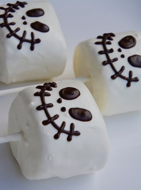 Set of 6 Chocolate Marshmallow, Halloween, Chocolate, Skeleton, Nightmare, Halloween Gift, Halloween Party, Chocolate, Christmas - Etsy Canada Halloween Treat Decorations, Halloween Marshmallows Ideas, Halloween Marshmallow Treats, Chocolate Covered Marshmallows Halloween, Halloween Marshmallows, Marshmallow Halloween, Strawberry Ideas, Halloween Snack, Chocolate Covered Marshmallows