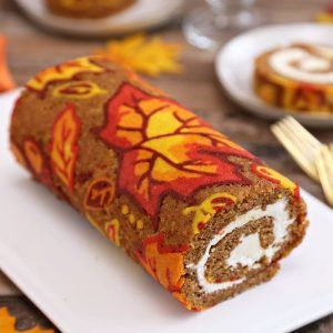 ROLL Pumpkin Roll Recipe Easy, Pumpkin Roll Cake, Pumpkin Rolls Recipe, Cake Roll Recipes, Cake Wraps, Log Cake, Pumpkin Roll, Caking It Up, Roll Cake