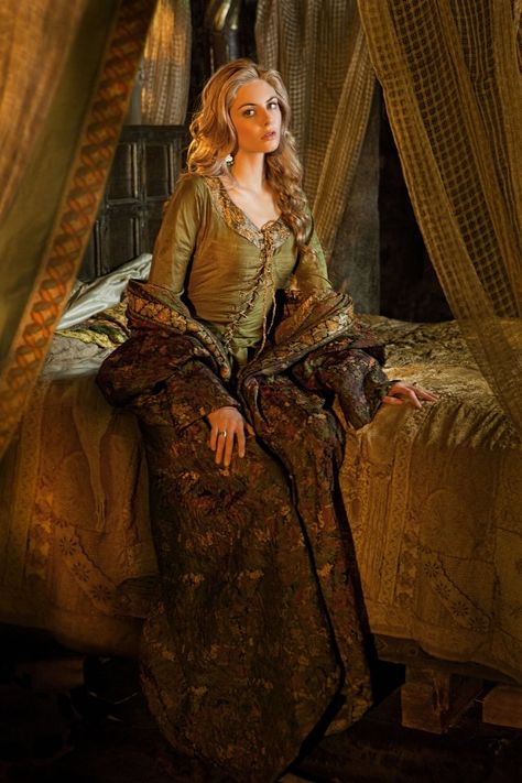 Guinevere - in Camelot series. Great actress I remember her from the movie St. Trinians. Tamsin Egerton, Period Outfit, Costume Drama, Eva Green, Medieval Clothing, Medieval Dress, Fantasy Costumes, Movie Costumes, Medieval Fantasy